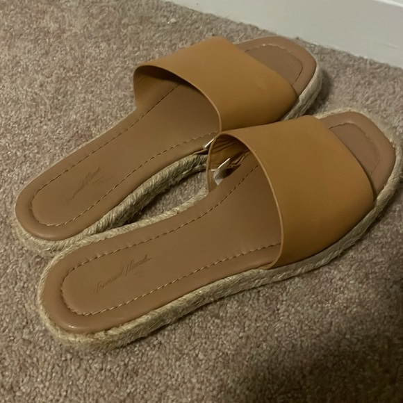 Target sandals - Picture 2 of 3